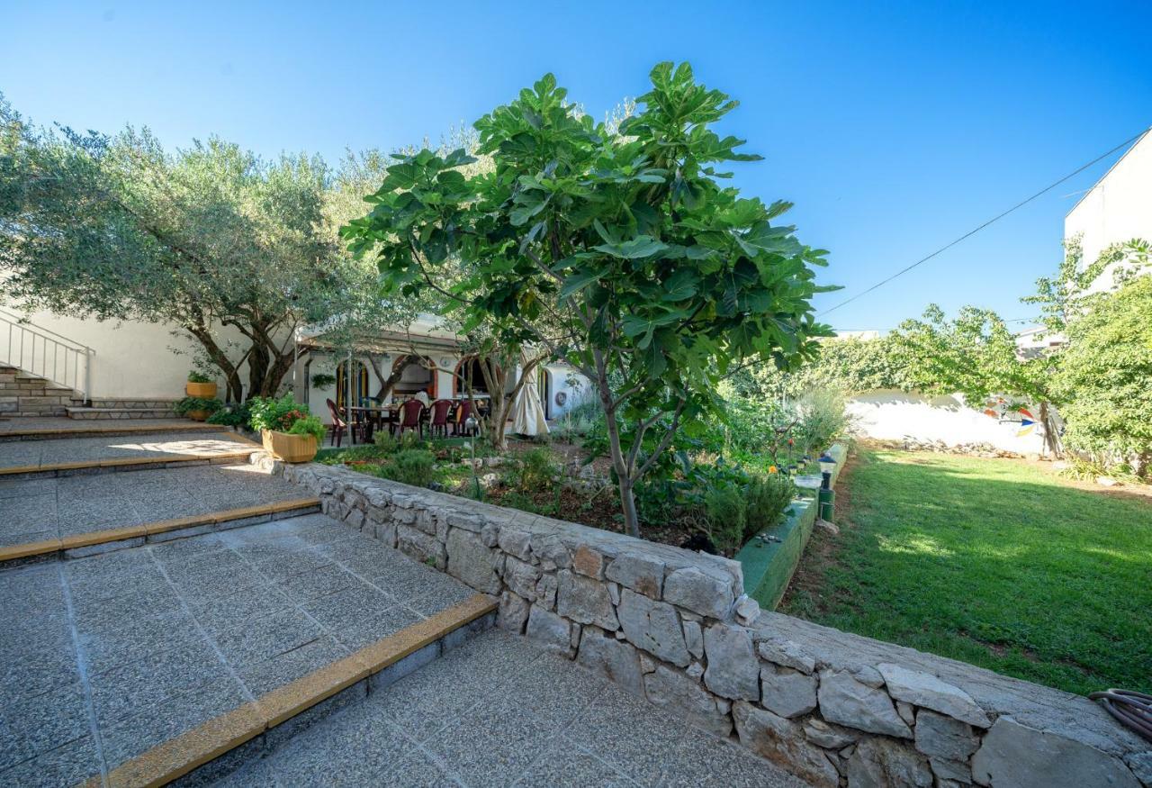 Apartmani Pataca Vodice Bilik gambar